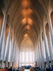 A wife hopes to rema